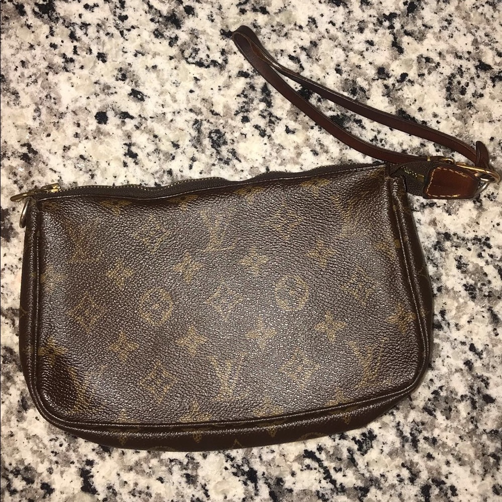 Louis Vuitton LV Pochette